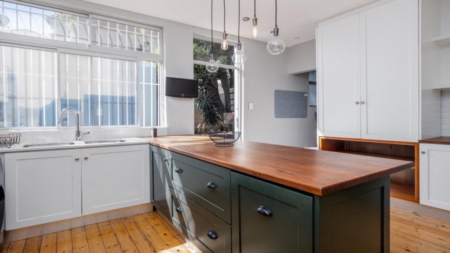4 Bedroom Property for Sale in Bantry Bay Western Cape